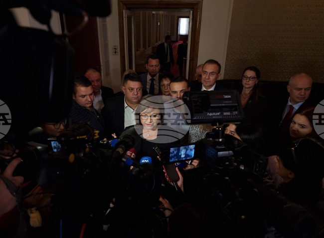 Парламент - БСП - Корнелия Нинова - пресконференция