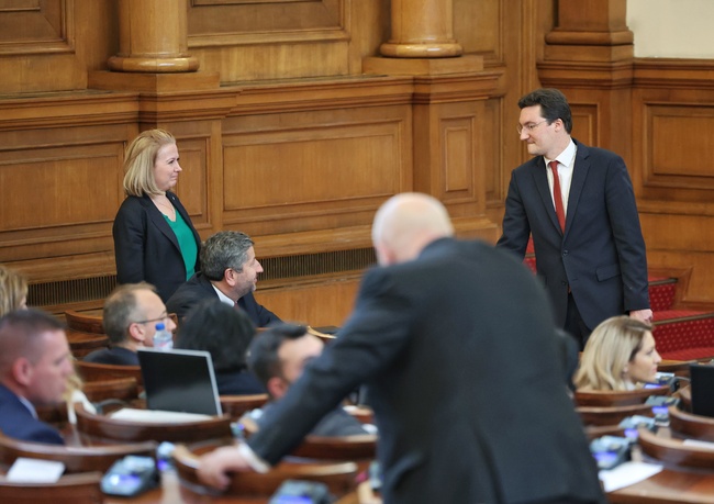 Парламентът отхвърли двата проекта на закон за защита на лицата, подаващи сигнали за нарушения, част от Плана за възстановяване