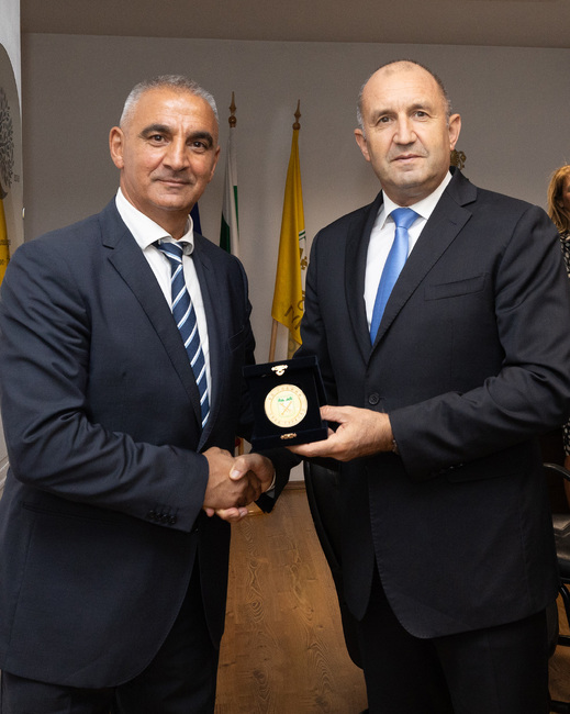 Президентът: Жителите на Гурково пренесоха през времето непокорния български дух, който дава сили и вяра в критични моменти да се борим за родния край и бъдещето ни