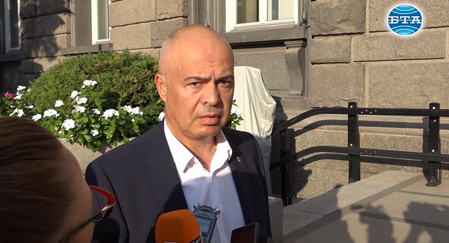 Георги Свиленски: В момента легитимният председател на БСП е Корнелия Нинова