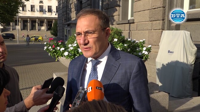 Над 20 партии утре ще подпишем коалиционно споразумение, обяви председателят на ПГ на "БСП за България" Борислав Гуцанов