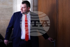 Народно събрание - Делян Пеевски - кулоари