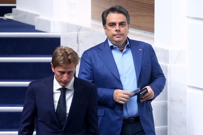 Асен Василев призова ГЕРБ да се приемат законите по Плана за възстановяване и устойчивост в оставащите дни на 50-ото Народно събрание