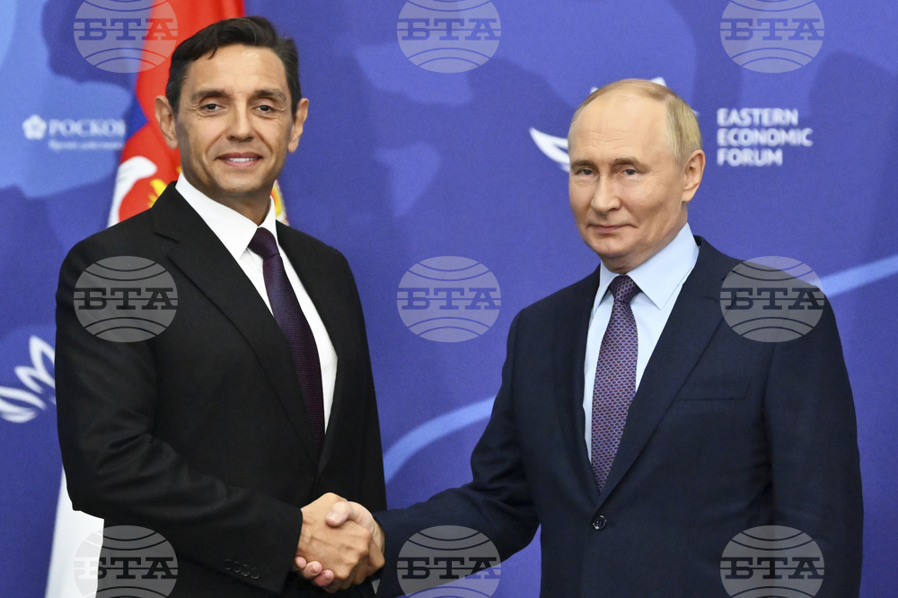 Сърбия никога няма да стане член на НАТО и да въведе санкции срещу Русия, заяви сръбският вицепремиер Александър Вулин