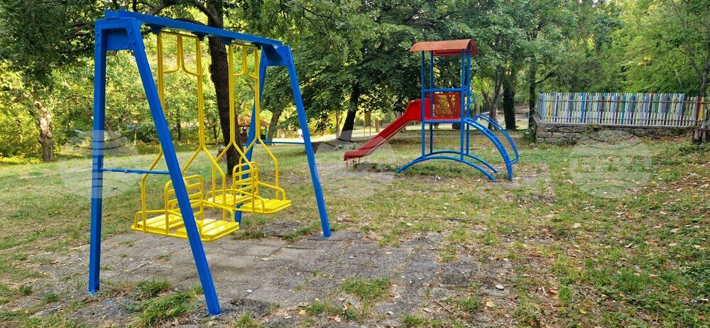 Освежени са оборудването и детските съоръжения в местността Парка край Търговище