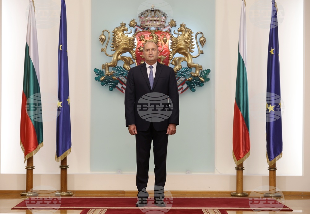 Румен Радев - Армен Едигарян- орден „Мадарски конник“