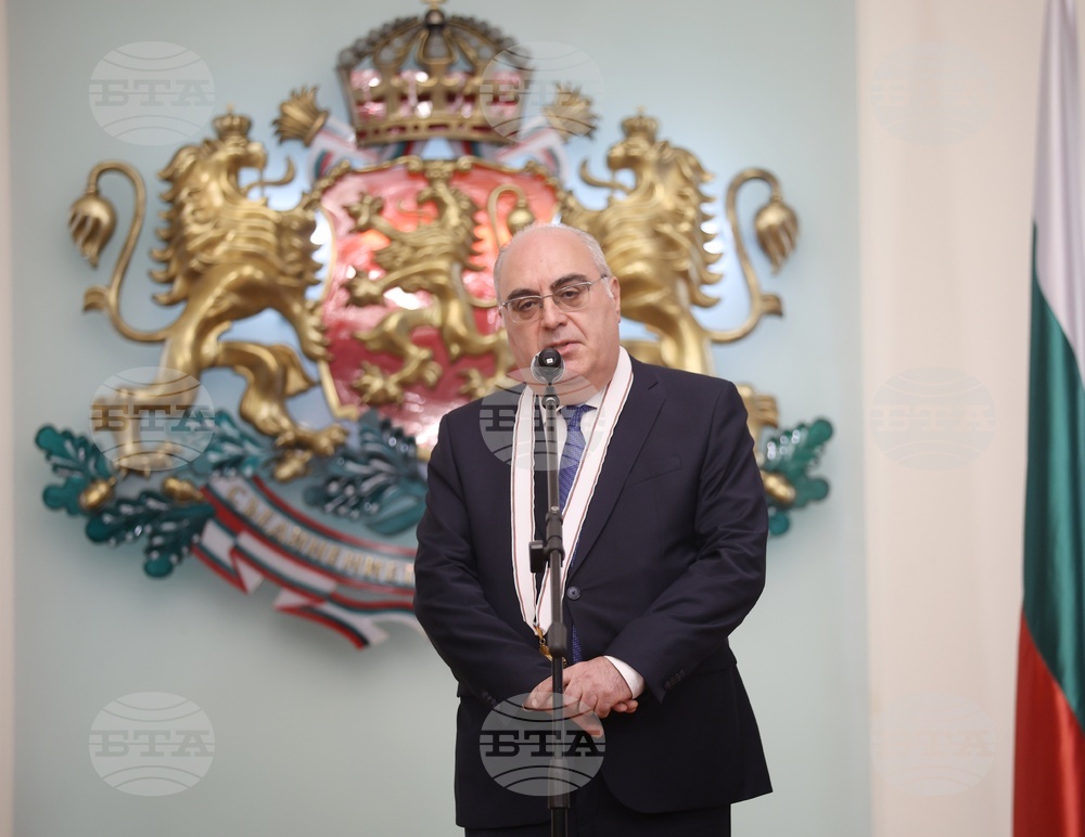 Президент - Армен Едигарян - орден „Мадарски конник“