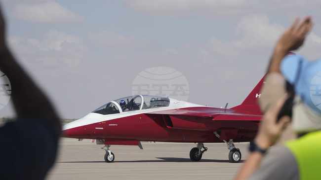 Испания одобри сделка на стойност 3,12 милиарда евро за придобиване на 45 учебни самолета „Хюржет“ от Турция 