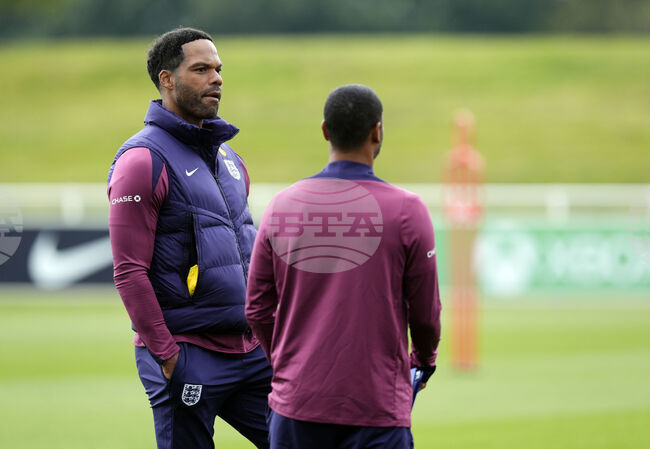 Бившият английски национал Ашли Коул бе назначен на треньорския пост на Чезена