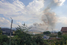 Квартал "Димитър Миленков" - сухи треви - пожар