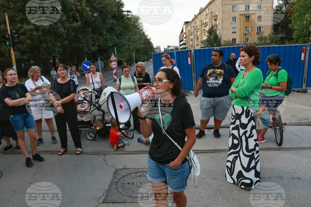 Траурно шествие - протест - "Да спасим дърветата на Опълченска"