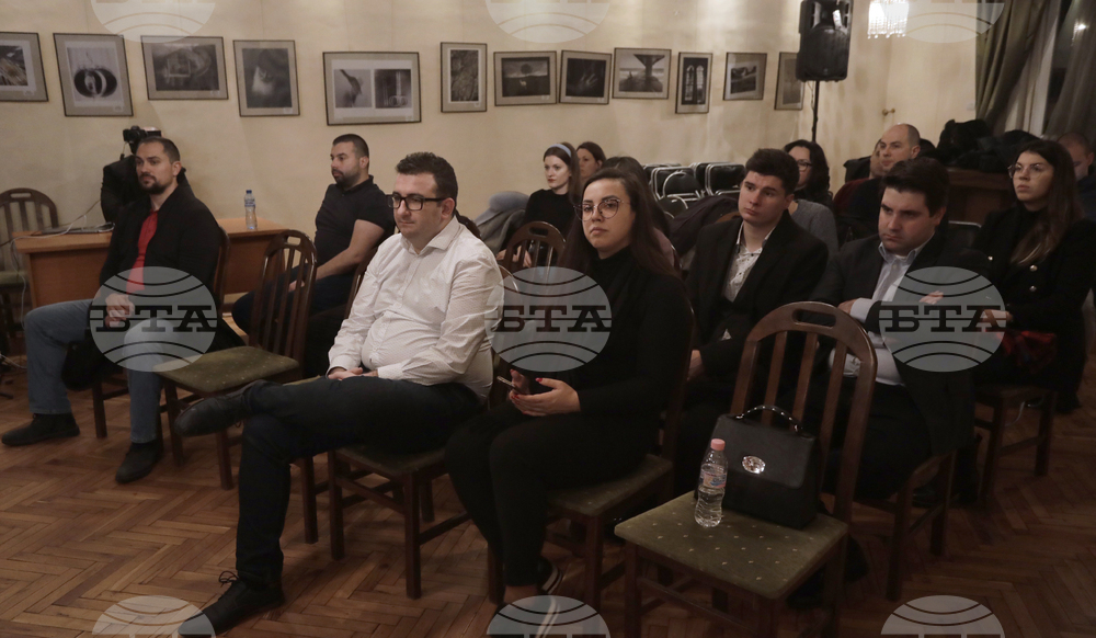 Младежка асоциация по политически науки - дискусия