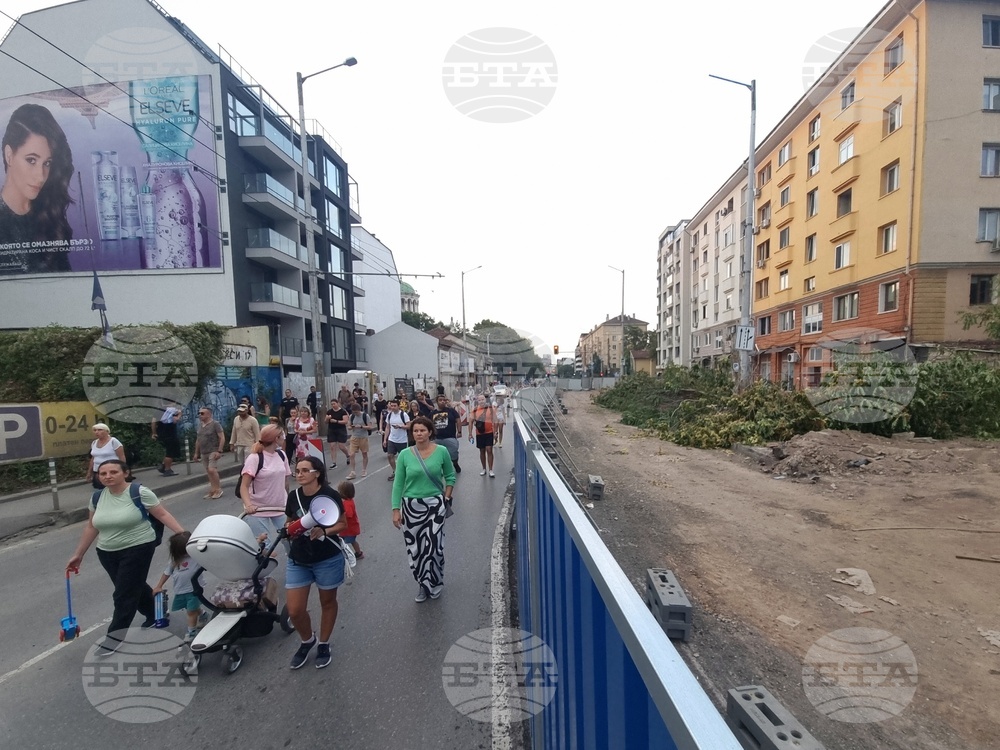 Траурно шествие - протест - "Да спасим дърветата на Опълченска"