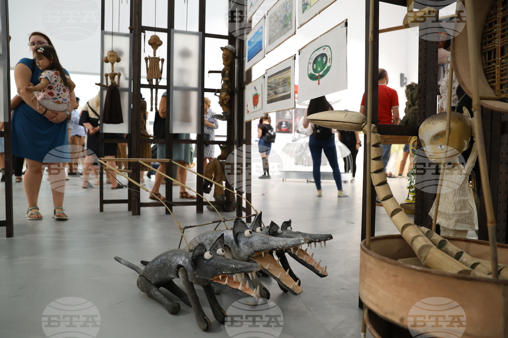 Галерия "Райко Алексиев" - Майа Петрова и ученици - изложба