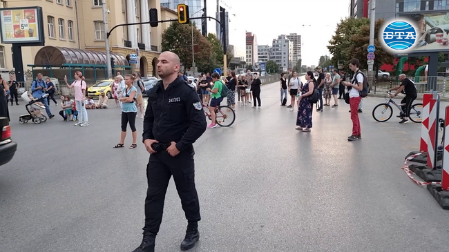 Граждани се събраха на протест на ул. „Опълченска“ заради изсечените дървета в района