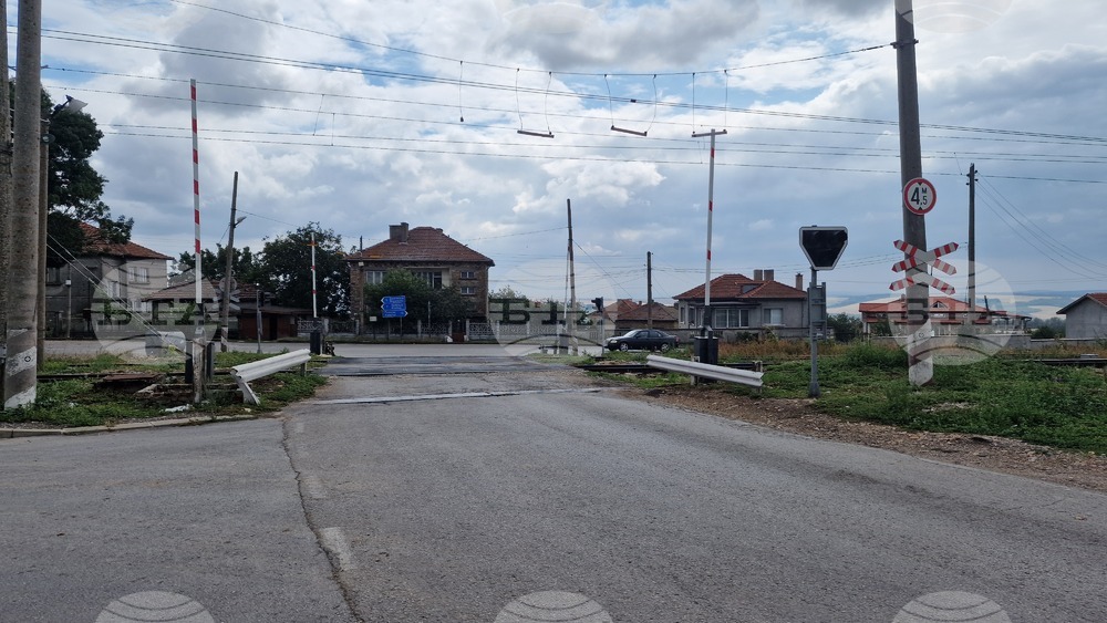 Поради повреда в контактна мрежа е преустановено движението на влаковете в участъка Разград - Самуил