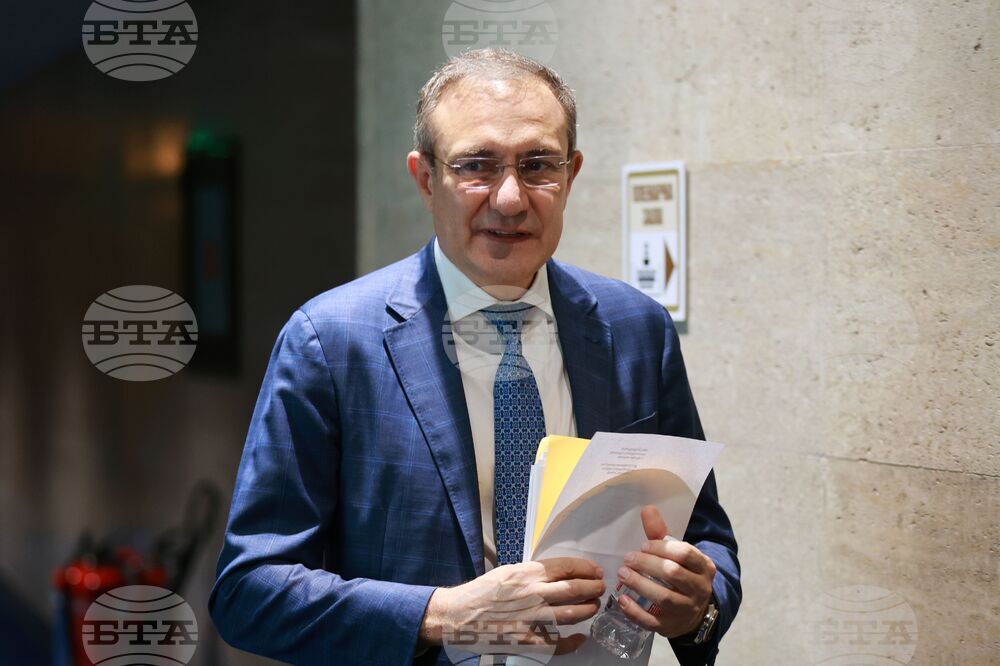 Парламент - заседание - Гуцанов