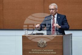 Парламент - заседание - Николай Денков