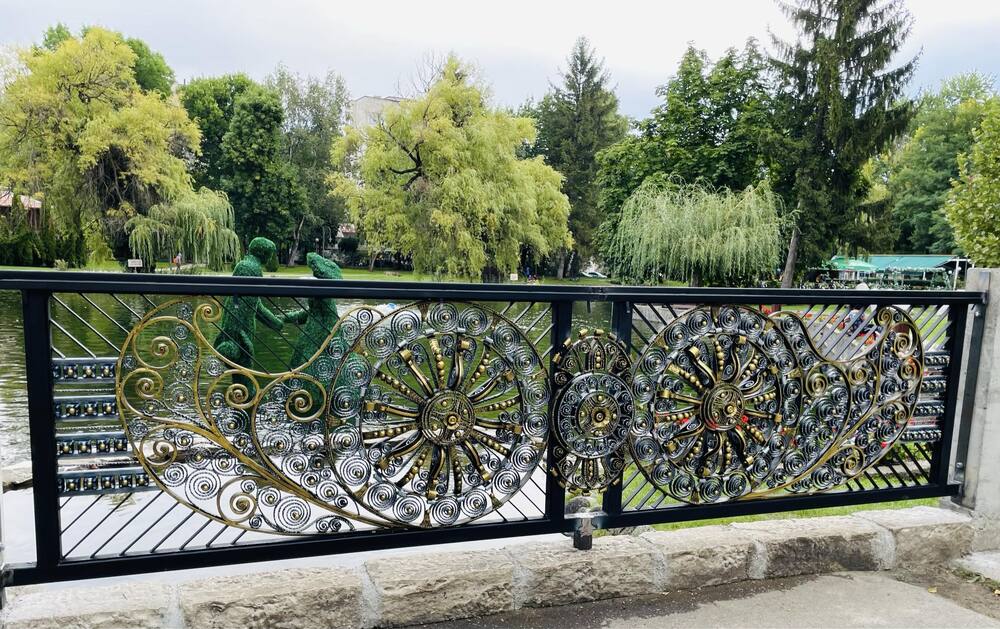 Паркът край езерото в Разлог заблестя с един уникален по рода си шедьовър 