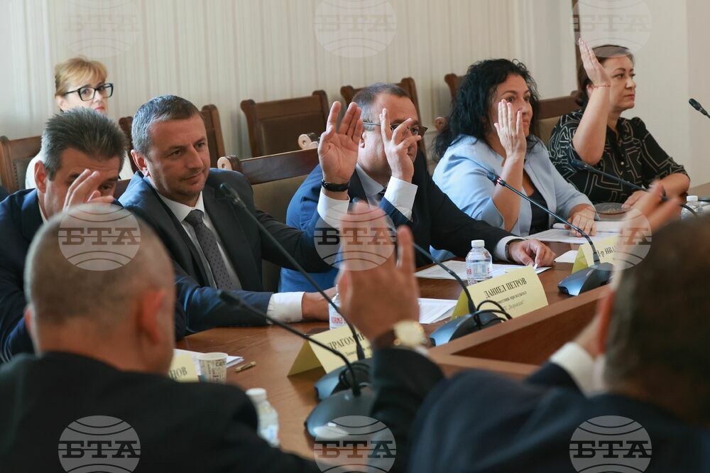Ресорната парламентарна комисия единодушно прие на първо четене промени в Закона за подпомагане на земеделските производители