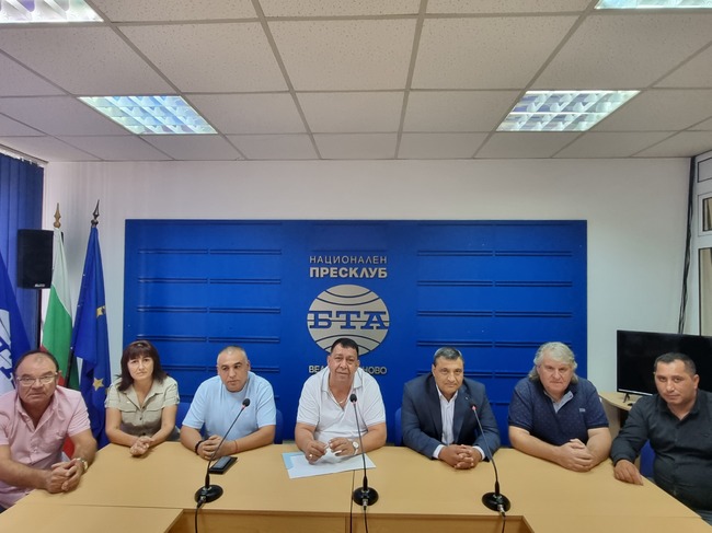 Пресконференция на областния председател на ДПС Гюнай Далоолу, след провелото се заседание на Областния съвет на ДПС-Велико Търново