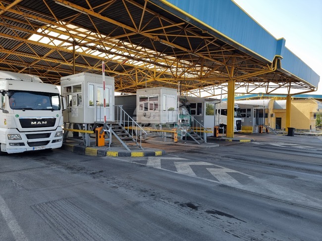  Преминаването през ГКПП „Станке Лисичково“ е през ограничен брой трасета заради цялостна реконструкция 