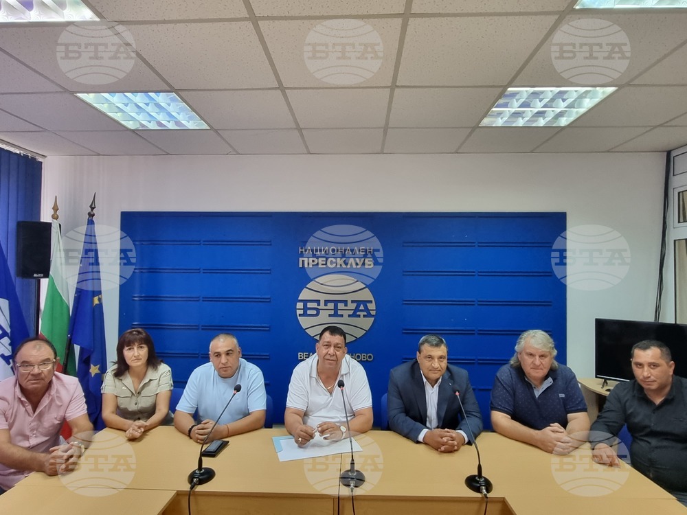 Областният съвет на ДПС във Велико Търново реши да работи за „ДПС-Ново начало“, каза областният председател на партията Гюнай Далоолу