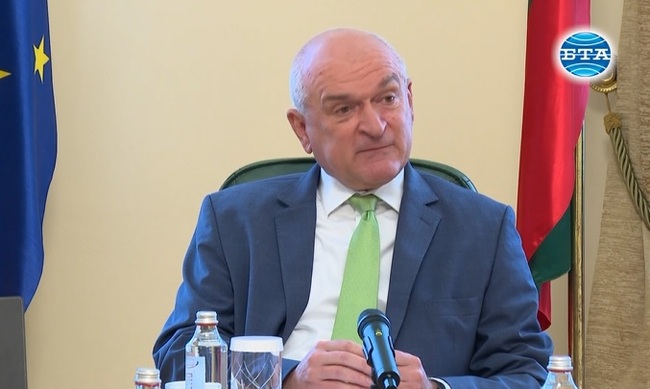 По разпореждане на премиера Главчев НАП и ДАНС започват проверка на буферните паркинги по границите