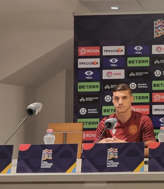 Капитанът на българския национален отбор по футбол Кирил Десподов направи дарение на Академия Лудогорец