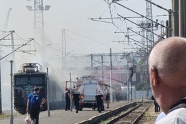 Пожарникари реагираха на сигнал за горящ локомотив на железопътната гара в Бургас
