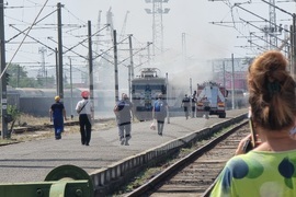 Пожарникари реагираха на сигнал за горящ локомотив на железопътната гара в Бургас