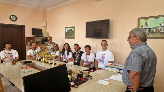 Със седем купи и златни медали се завърнаха разградски преподаватели от Международната учителска спартакиада