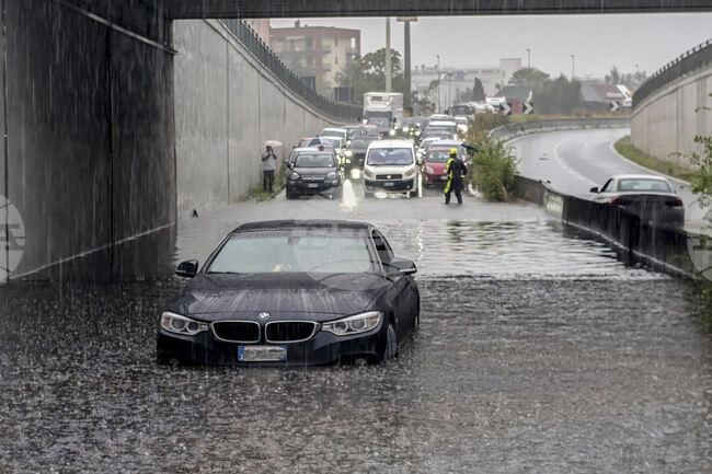 Циклонът „Хари“ нанесе сериозни щети на италианското крайбрежие и острови