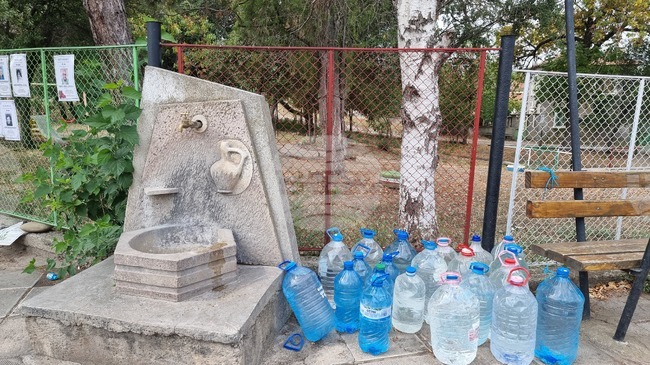 Водата от обществените чешми в четири села в Ямболска област е негодна за пиене, съобщиха от РЗИ