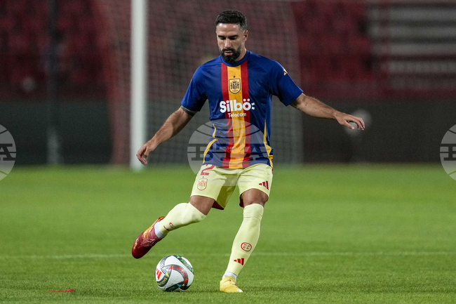 Селекционерът на националния отбор на Испания Луис де ла Фуенте смята, че Дани Карвахал трябва да си върне увереността