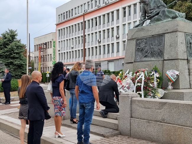 Денят на Съединението ще бъде отбелязан във Видин пред Паметника на скърбящия воин 