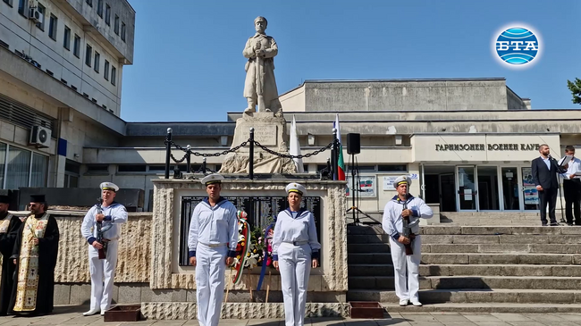 С военен ритуал, полагане на венци, концерт и спектакъл по стихове на Стефан Цанев Бургас отбелязва 139-ата годишнина от Съединението