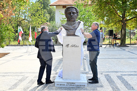 Чипровци - паметник на Васил Левски