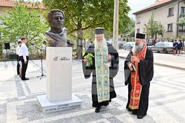 Чипровци - паметник на Васил Левски