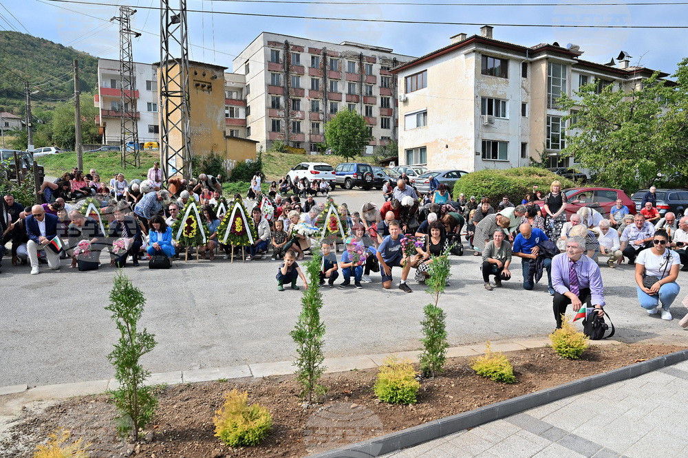 Чипровци - паметник на Васил Левски