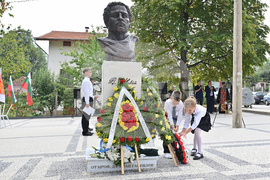 Чипровци - паметник на Васил Левски