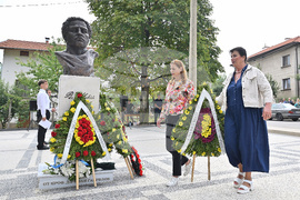 Чипровци - паметник на Васил Левски