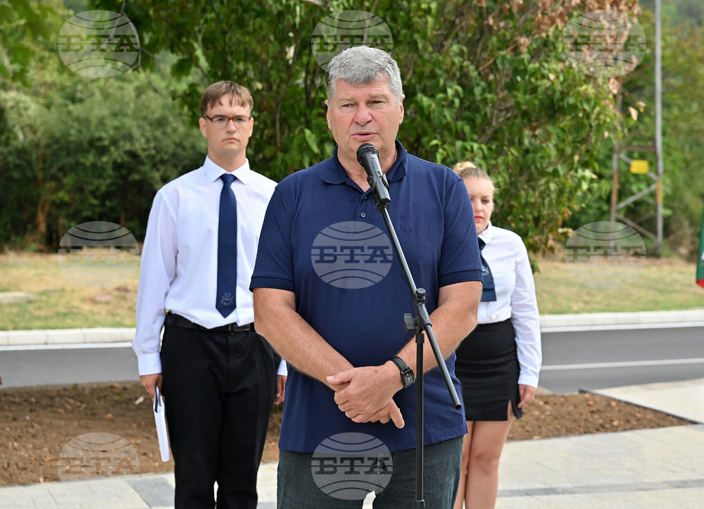 Чипровци - паметник на Васил Левски