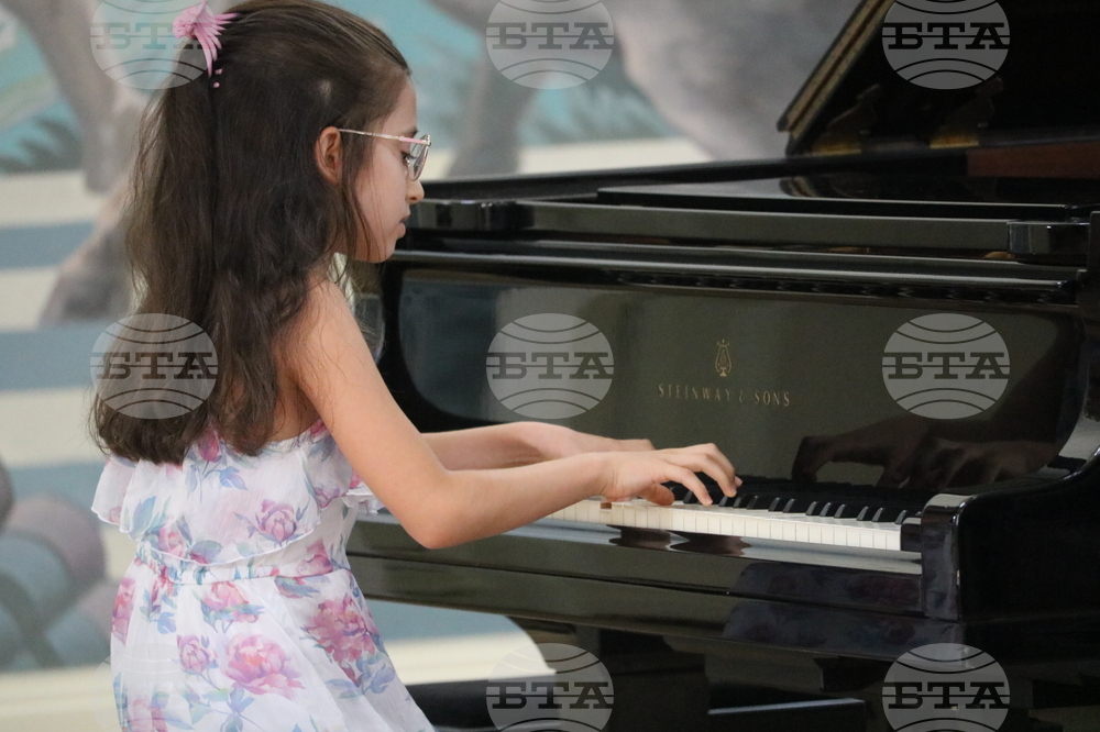 Добрич - „Надежди, таланти, майстори“ - конкурс