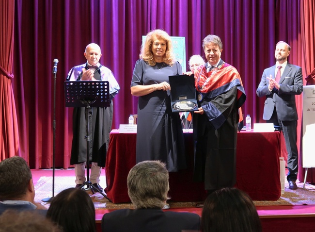 „Който има наука, не изпадва никога“ – с един от съветите на д-р Петър Берон вицепрезидентът откри в Барселона събития, посветени на 200-годишнината на „Рибния буквар“