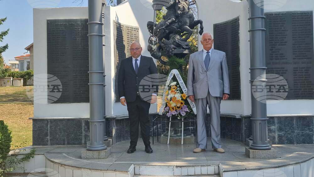 Разград отбеляза Деня на Съединението пред Войнишкия паметник