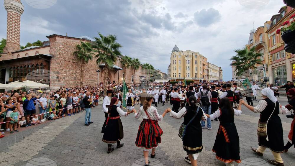 Тържествен молебен, историческа възстановка и заря са в програмата, с която Пловдив ще отбележи 140-ата годишнина от Съединението
