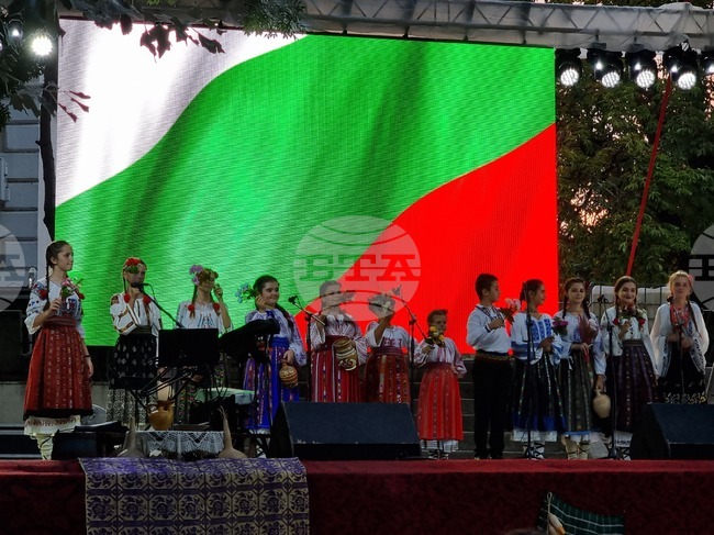 Видин ще посрещне над 2 000 изпълнители в Международния фолклорен фестивал „Синия Дунав“