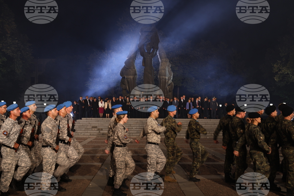 Пловдив - Съединение на България - годишнина - тържествена заря-проверка