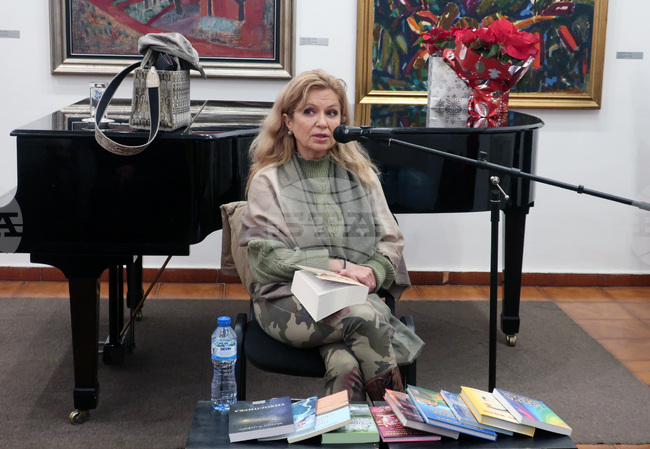 Плевен - Мадлен Алгафари - нова книга